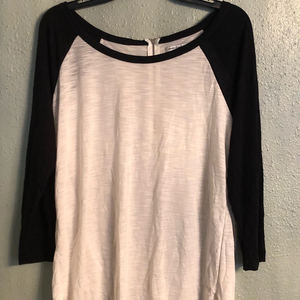 American Eagle Black/White Baseball Tee Size: XL
